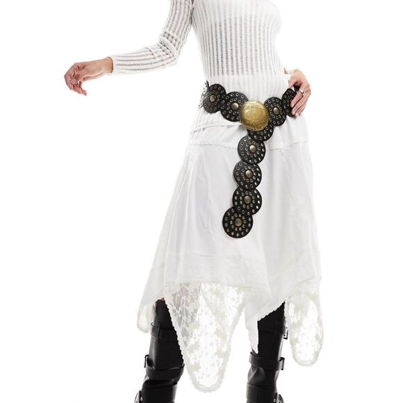 Black and Gold Women's Statement Belt - Picture 4 of 5